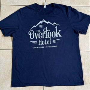Men’s The Shining Overlook Hotel Graphic Crewneck Navy Blue T-Shirt Size XL